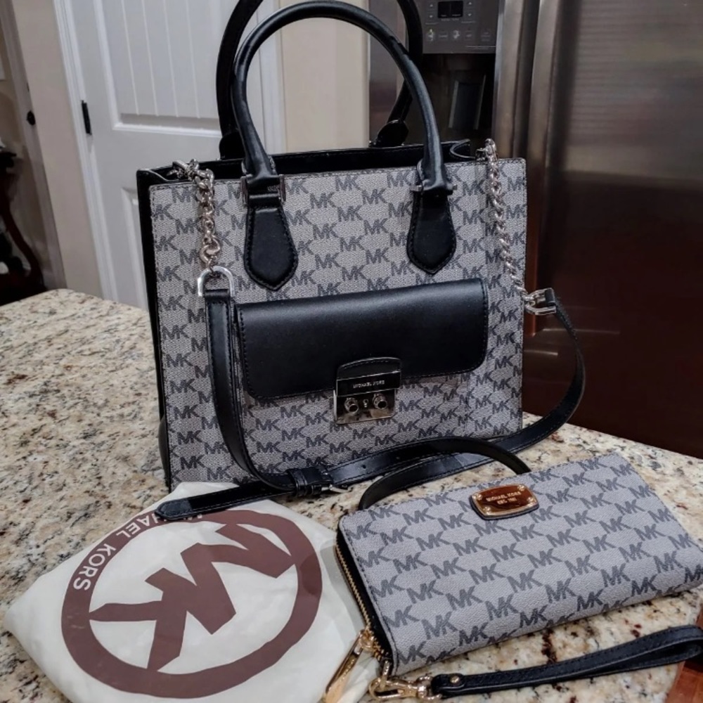 Michael Kors bag and matching wallet